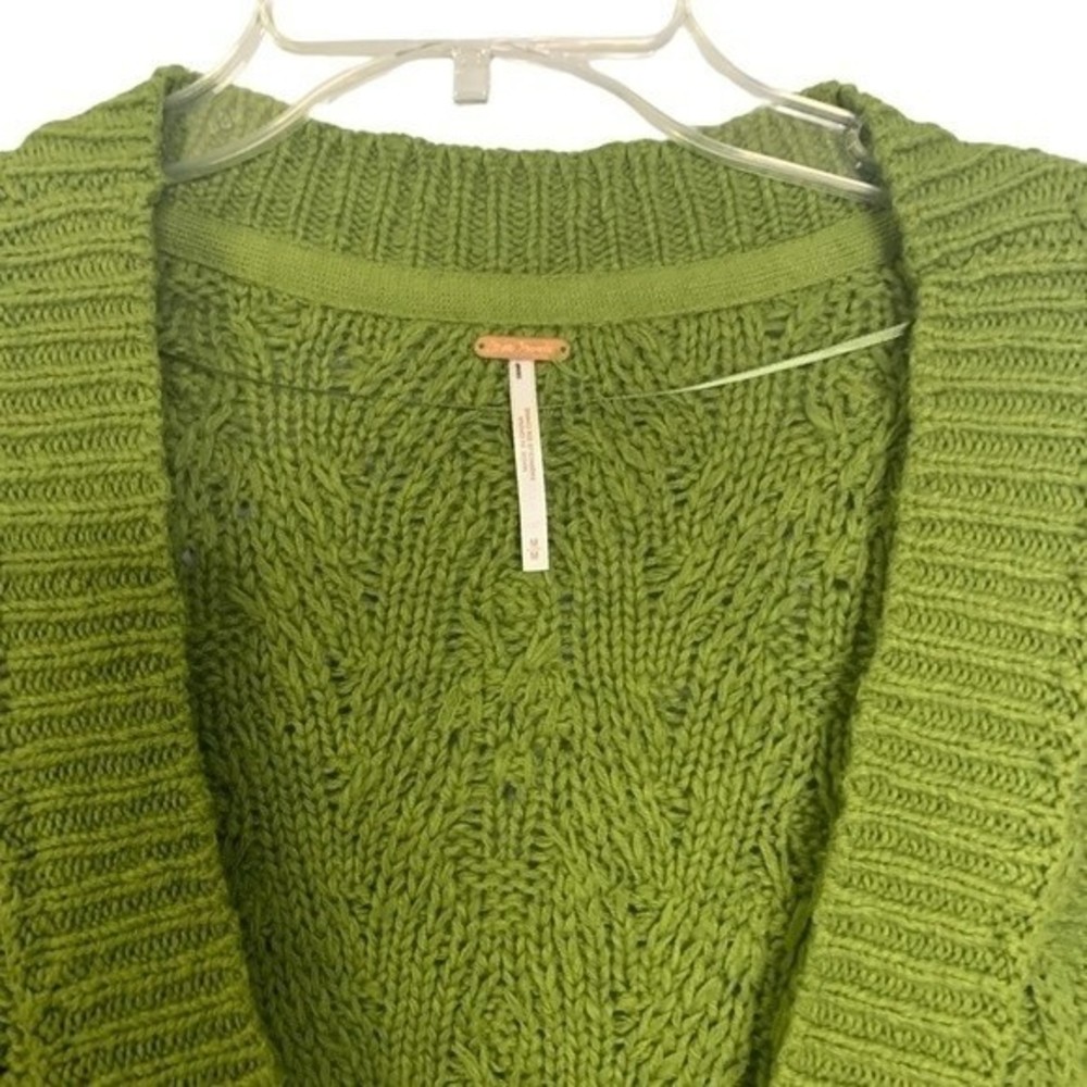 FREE PEOPLE MONTANA CABLE CARDIGAN SIZE XS IN AGED PINE NWOT - Picture 7 of 11